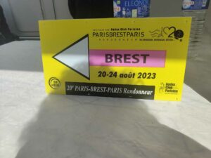 Paris Brest Paris : étape 5, passage à Laurenan